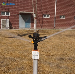 Female Plastic Impact Sprinkler